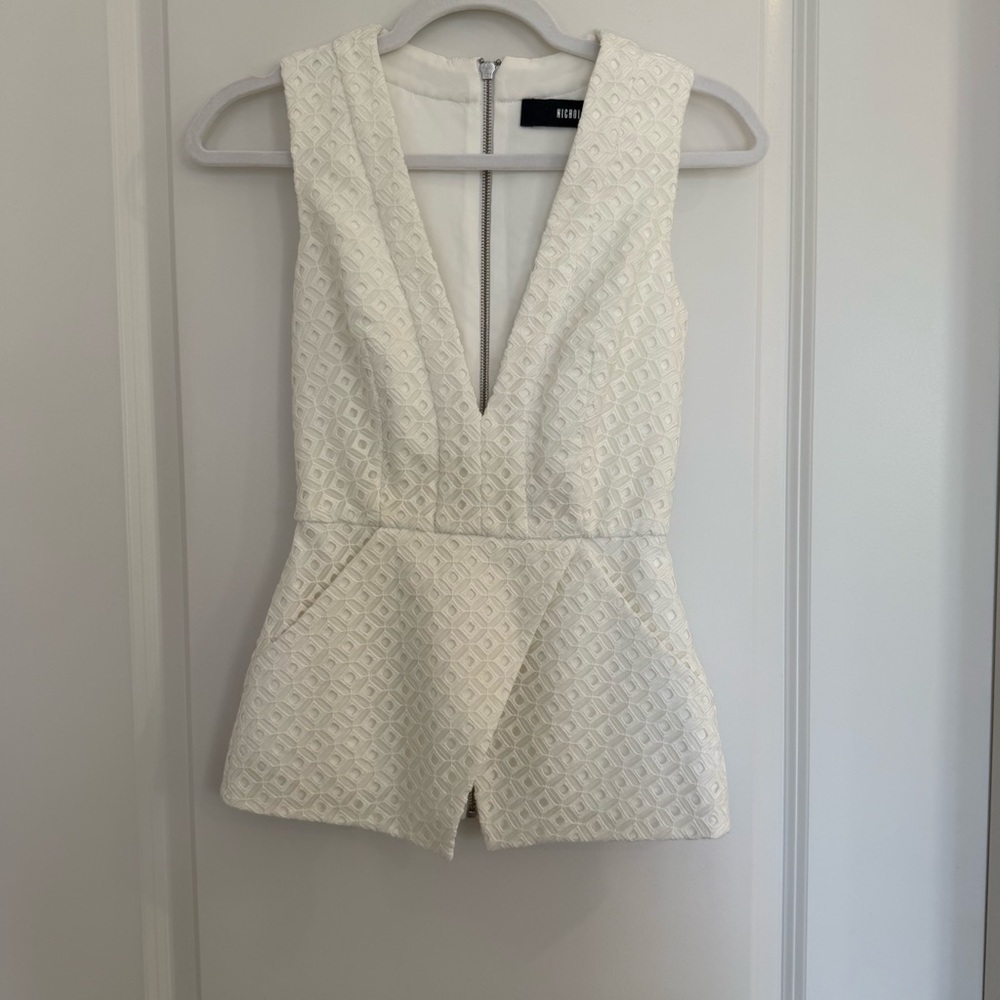 NICHOLAS Textured Ivory Deep V Peplum Top XXS/XS